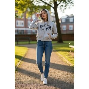 Refuge Athletics Gray New York 1991 Cropped Zip Up Hoodie Size‎ L Athleisure